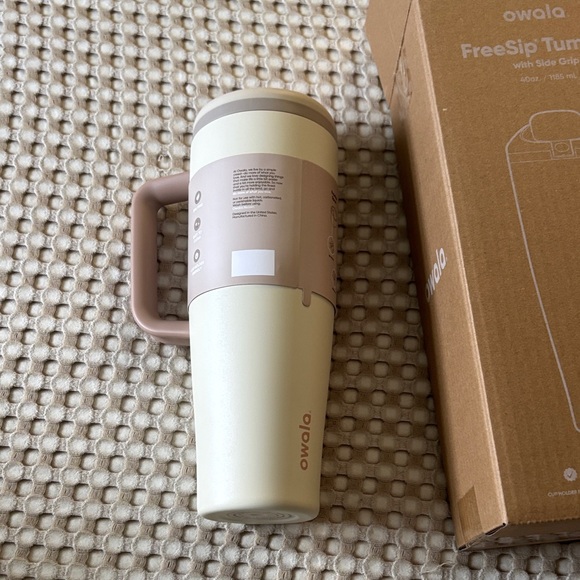 Owala FreeSip Tumbler - Picture 3 of 5
